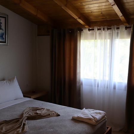 Отель Bujtina Anlu Nepravishte Экстерьер фото